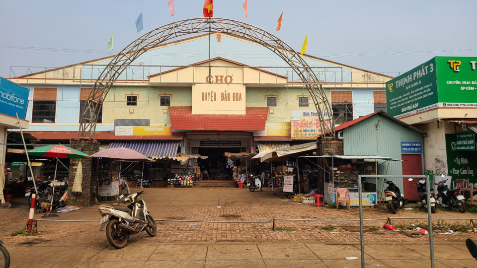 Quảng cáo pano Tây Nguyên - Pano chợ Gia Lai