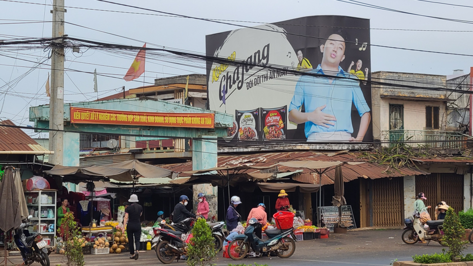 Quảng cáo pano Tây Nguyên - Pano chợ Gia Lai