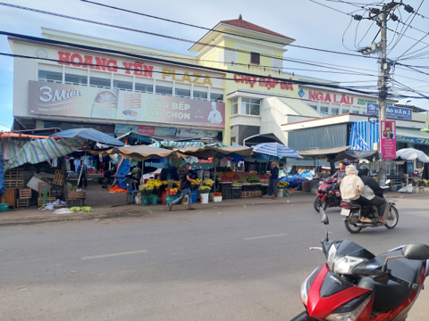 Quảng cáo pano Miền Trung - Pano chợ Quảng Trị và Bình Định